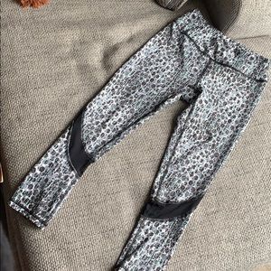 Gaian Size XS Capri Mesh Legging